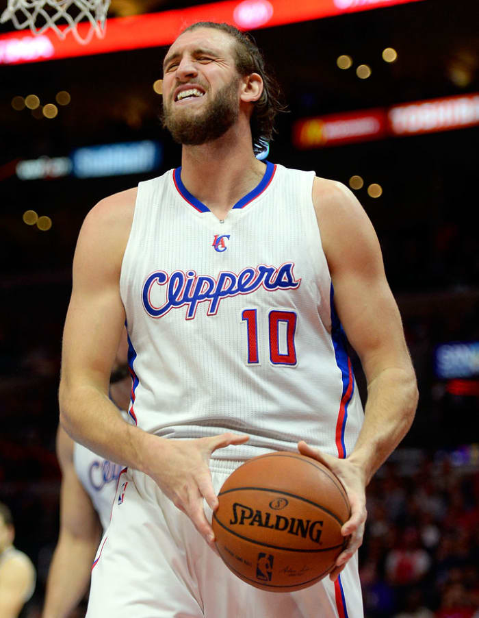 Spencer-Hawes-2015-0122-foul-face-react.jpg